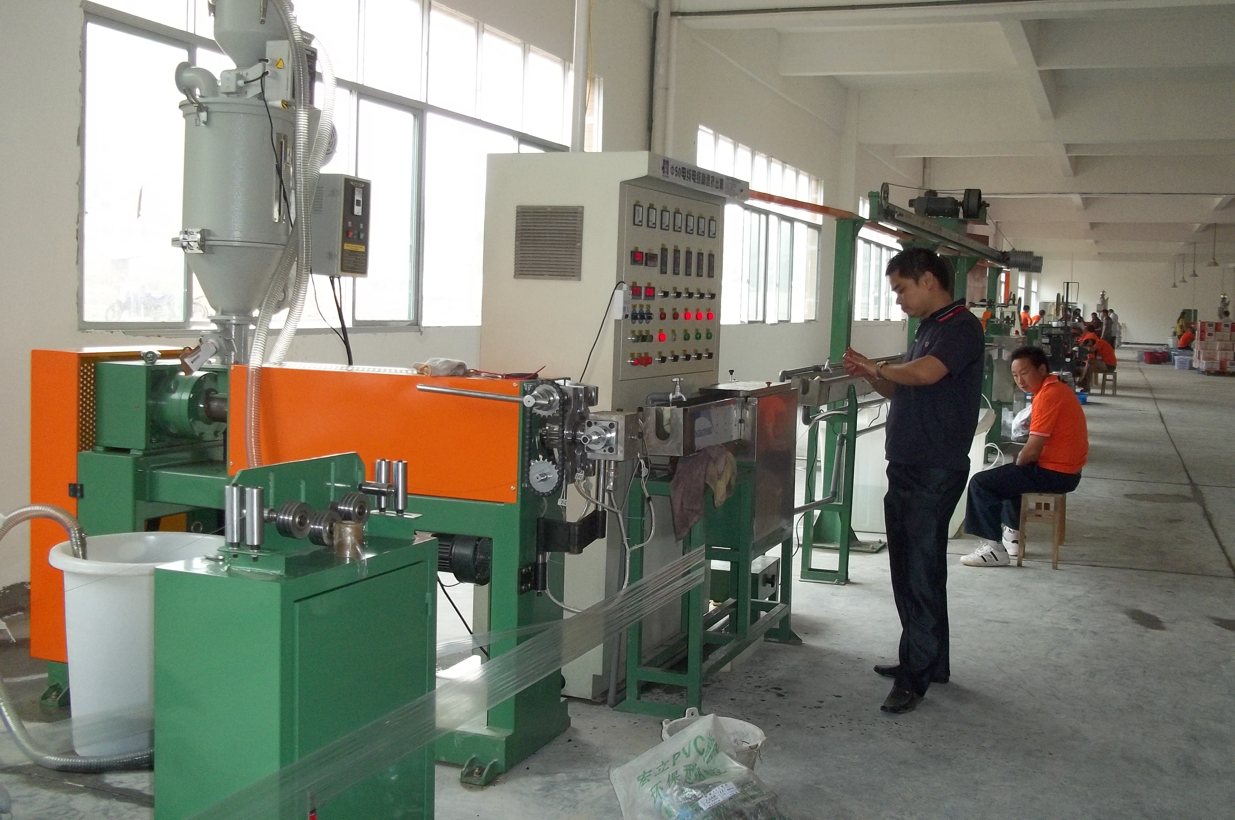 Wire extruding machine cable equipment