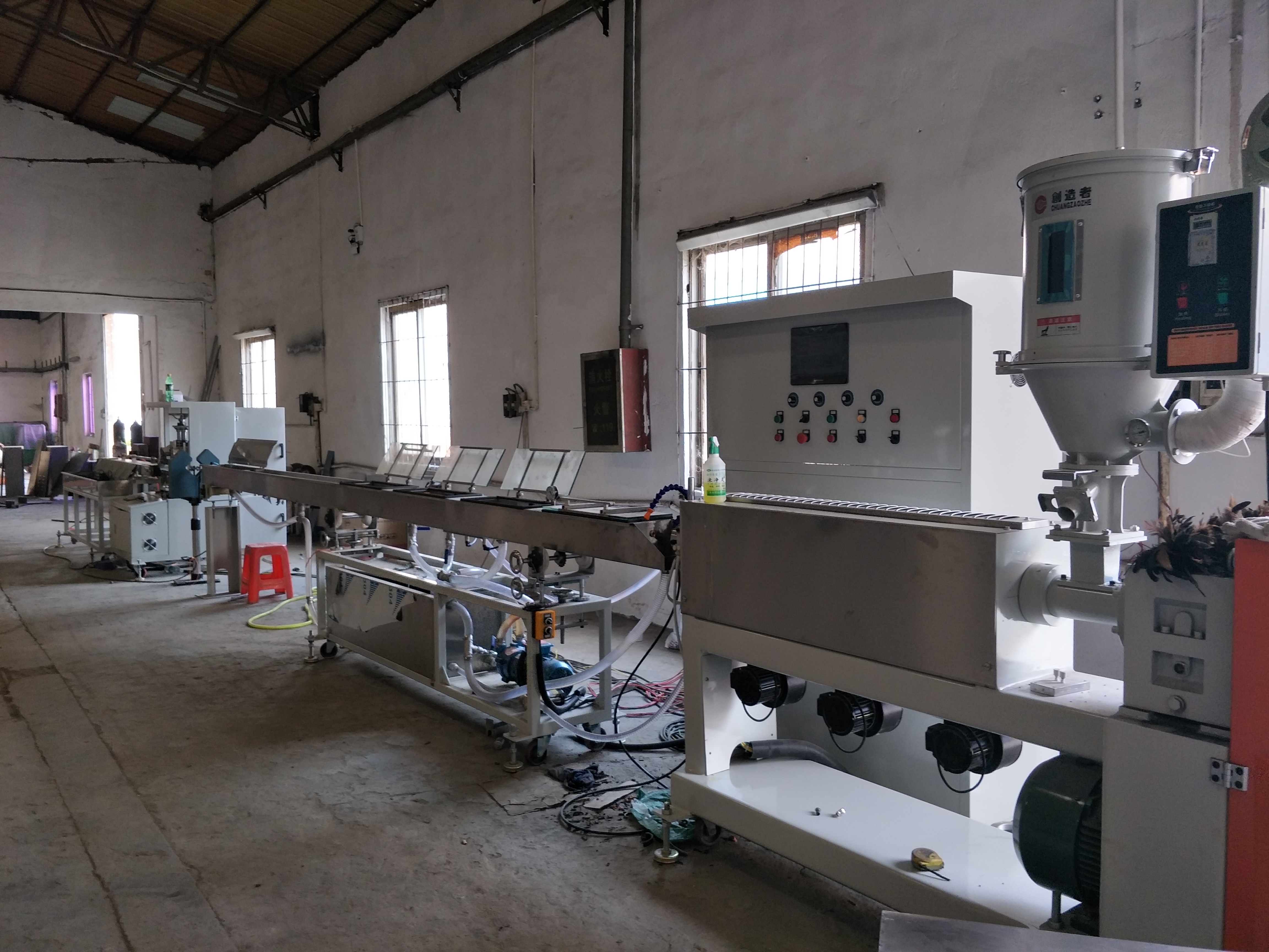 Extrusion line for infusion tube